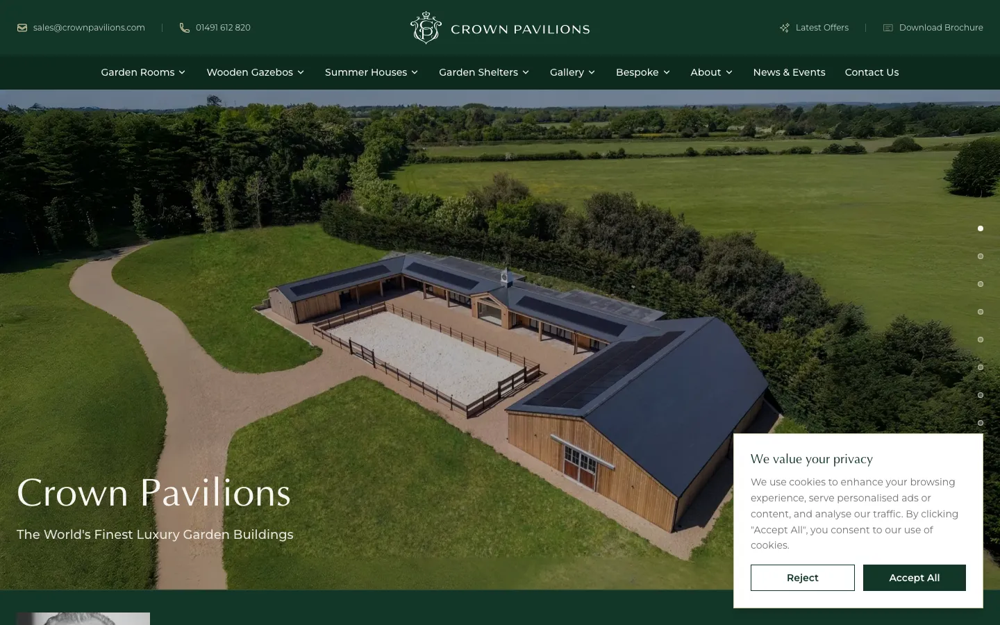 Crown Pavilions homepage featuring the Buckingham luxury garden room
