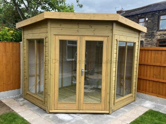 Bursledon Platinum Corner 1 Platinum Bursledon corner summerhouse image